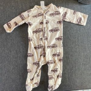 Kate Quinn vintage car snap footie